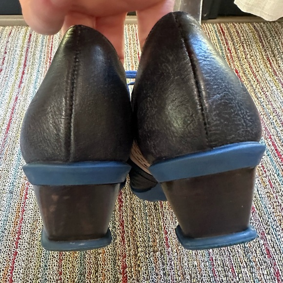 Fluevog NEARLY NEW Hopes Promise navy/cream lace up heels w/ F cutouts - 7.5/8 - Picture 7 of 16